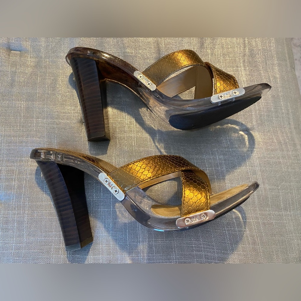 MICHAEL KORS slides in bronze leather with lucite base & wood heel, sz US 7.5